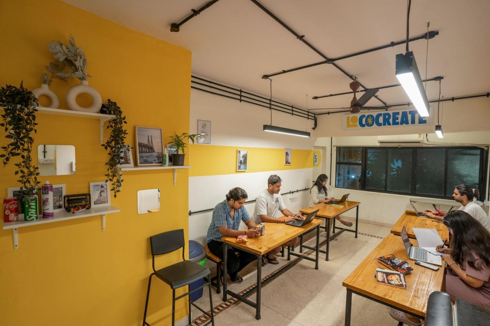 Locomo Express - Stay Work Eat Bombaj Exteriér fotografie